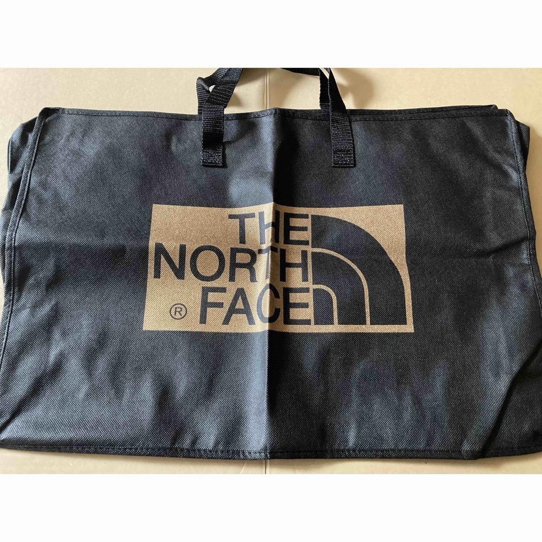 THE NORTH FACE(ザノースフェイス)のTHE NORTH FACE ホワイトレーベル ショッパーバッグ  衣装バッグ レディースのバッグ(ショップ袋)の商品写真