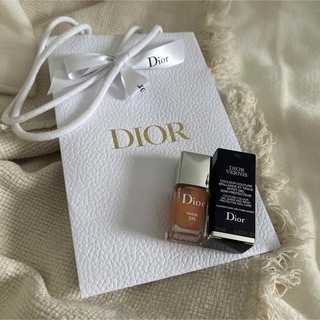 Dior - 【ショッパー付】ディオール　ヴェルニ　ネイルエナメル　333リヴァージュ