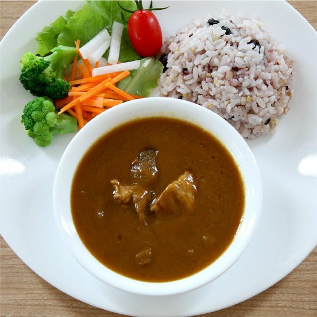 淡路島産玉ねぎとごろっとお肉の元気豚カレー（200g×2袋） 食品/飲料/酒の加工食品(レトルト食品)の商品写真