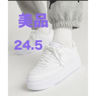 ナイキ(NIKE)のNIKE厚底白スニーカー　人気　ナイキ(スニーカー)