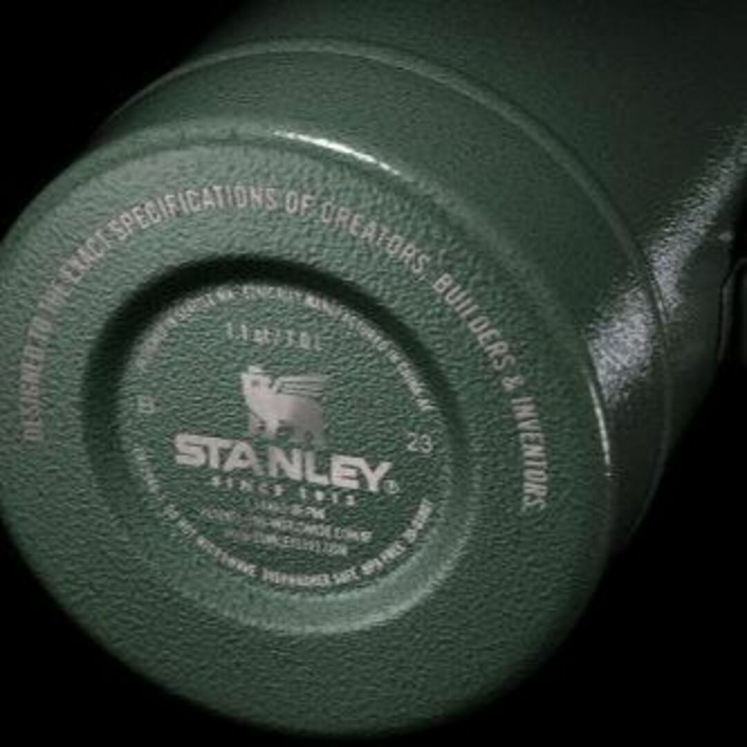 Stanley(スタンレー)のSTANLEY CLASSIC VACUUM BOTTLE FRAGMENT インテリア/住まい/日用品のキッチン/食器(弁当用品)の商品写真