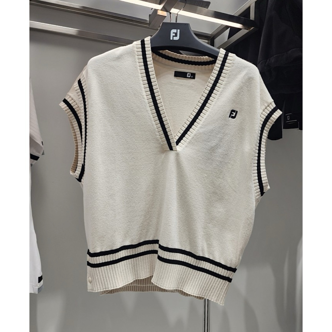 FootJoy(フットジョイ)の☆Footjoy golf☆フットジョイ韓国 レディースニットベスト スポーツ/アウトドアのゴルフ(ウエア)の商品写真