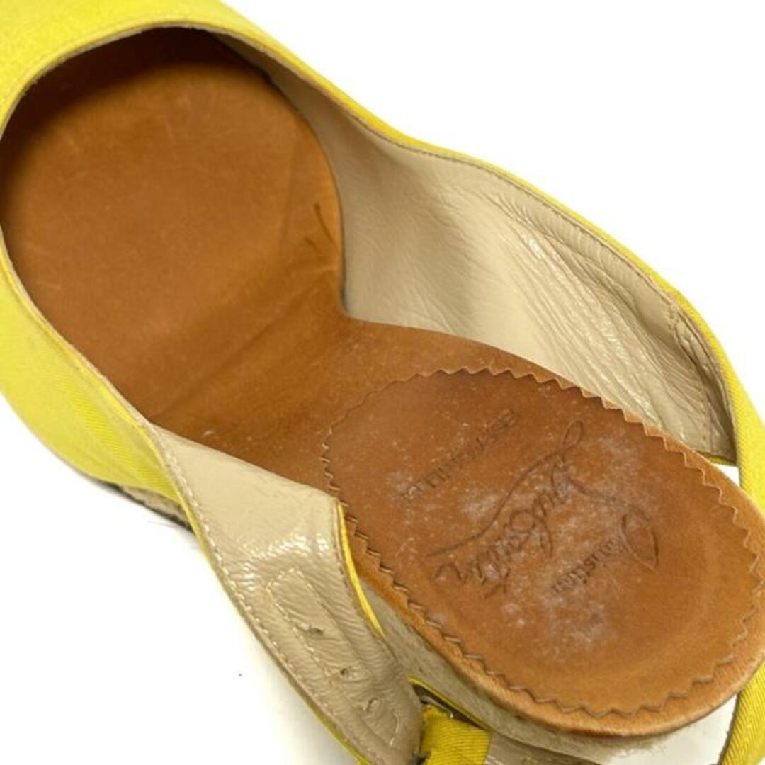 Christian Louboutin(クリスチャンルブタン)のCHRISTIAN LOUBOUTIN(クリスチャンルブタン) サンダル 35 レディース - イエロー ウェッジソール コットン レディースの靴/シューズ(サンダル)の商品写真