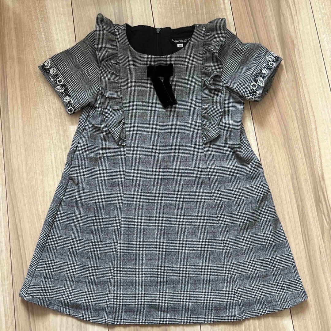 BeBe(ベベ)のBEBE ワンピース　100 キッズ/ベビー/マタニティのキッズ服女の子用(90cm~)(ワンピース)の商品写真