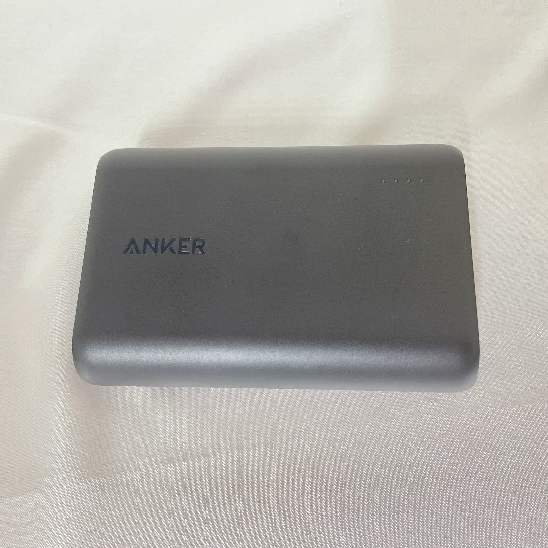 Anker(アンカー)のAnker モバイルバッテリー 10000 Lightningケーブル Powe スマホ/家電/カメラのスマートフォン/携帯電話(バッテリー/充電器)の商品写真