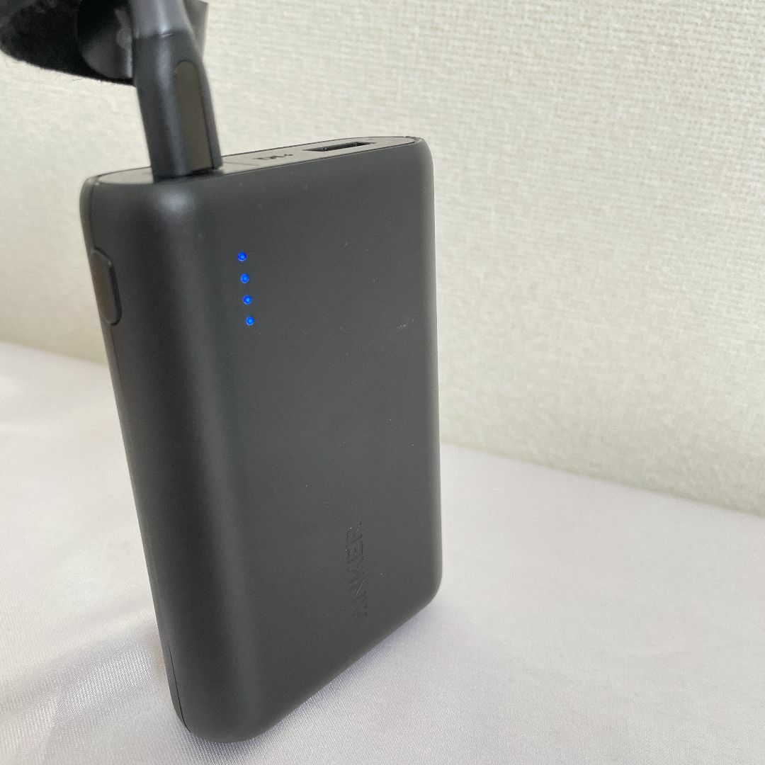 Anker(アンカー)のAnker モバイルバッテリー 10000 Lightningケーブル Powe スマホ/家電/カメラのスマートフォン/携帯電話(バッテリー/充電器)の商品写真