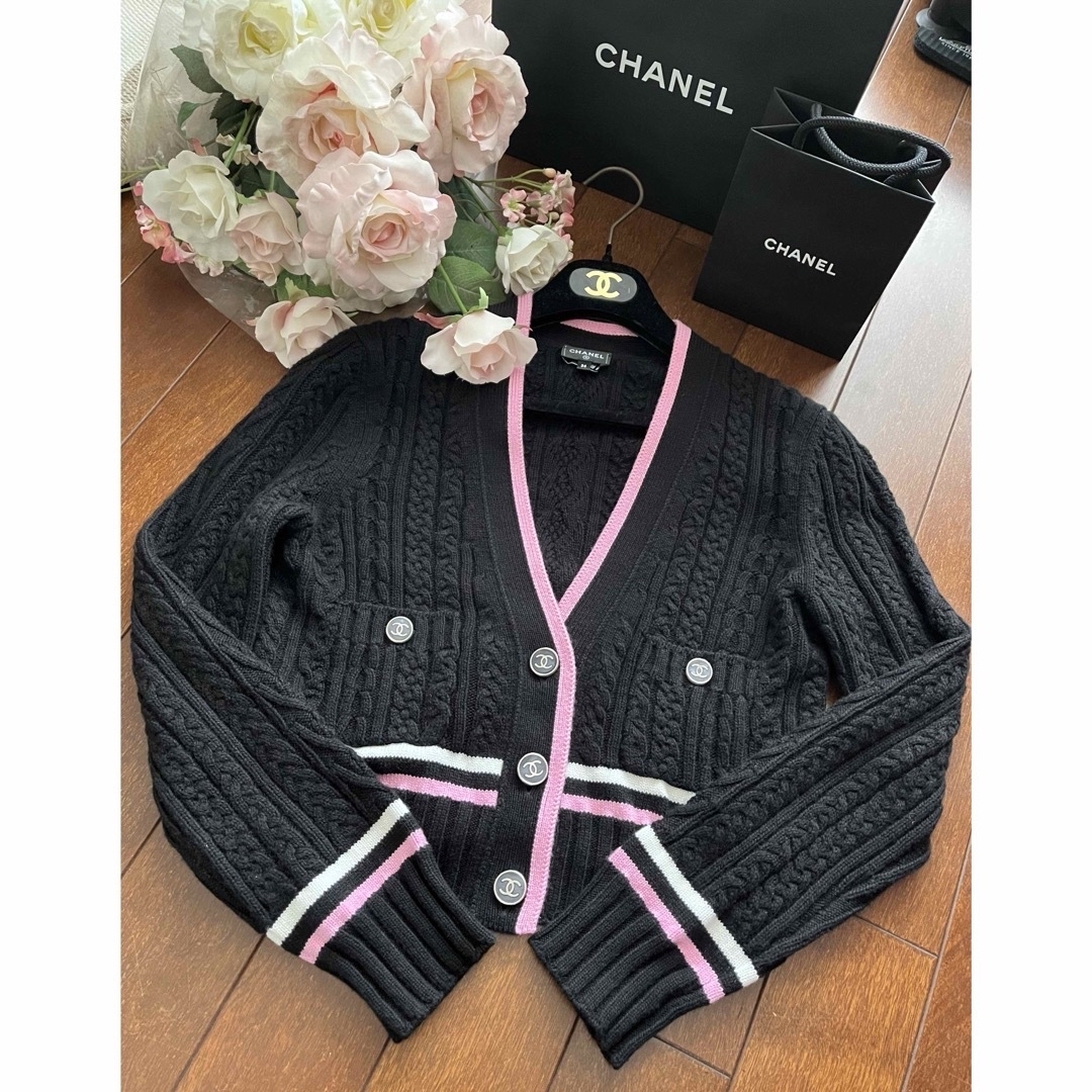 CHANEL(シャネル)の♡CHANEL♡カーディガン♡2023♡36♡ レディースのトップス(カーディガン)の商品写真