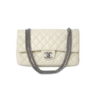 シャネル(CHANEL)の極美品 CHANEL シャネル マトラッセ25Wフラップ チェーンショルダーバッグ 11番台 クリームホワイト シルバー金具 中古 61586(ハンドバッグ)