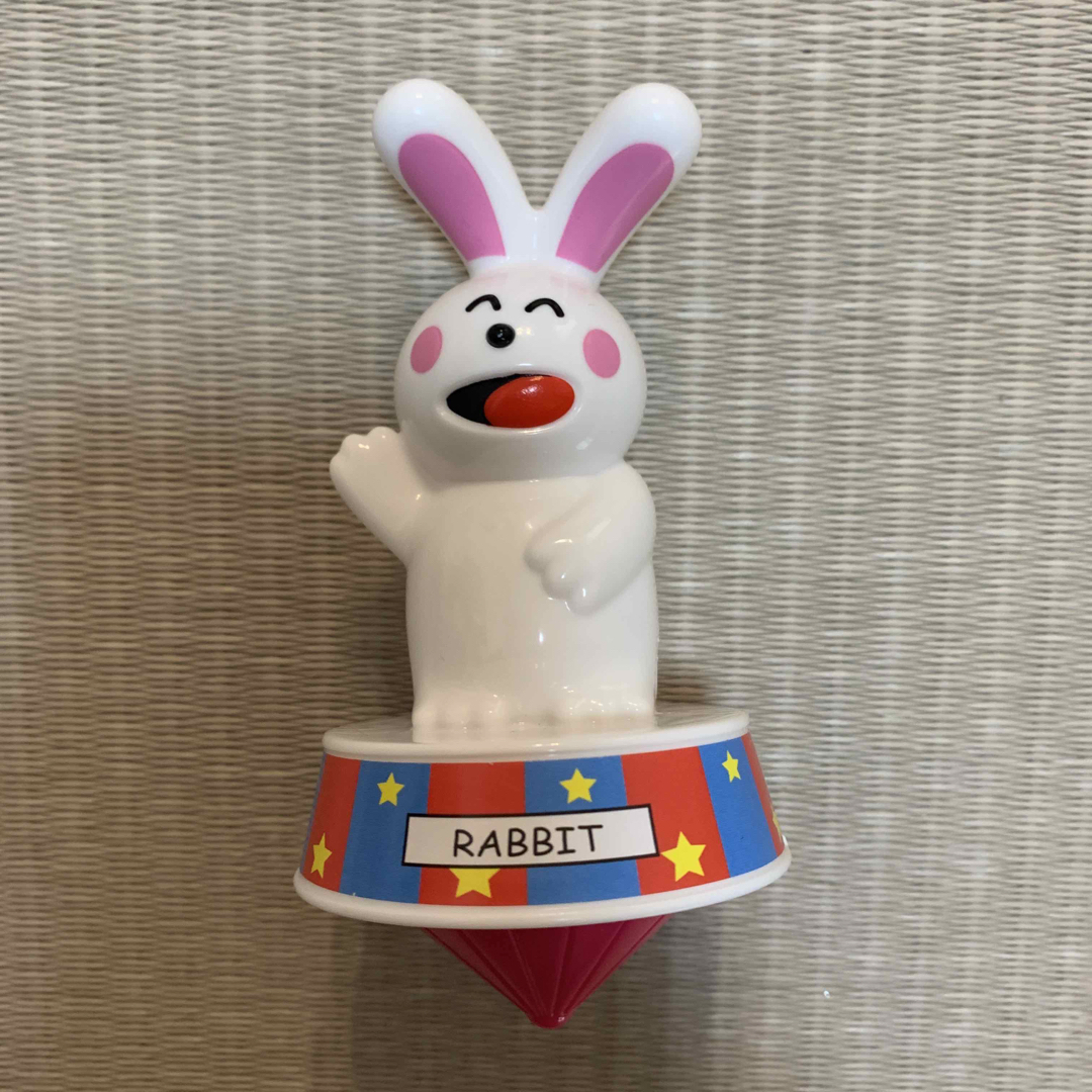 たべっ子どうぶつ　こま　ウサギ エンタメ/ホビーのおもちゃ/ぬいぐるみ(キャラクターグッズ)の商品写真