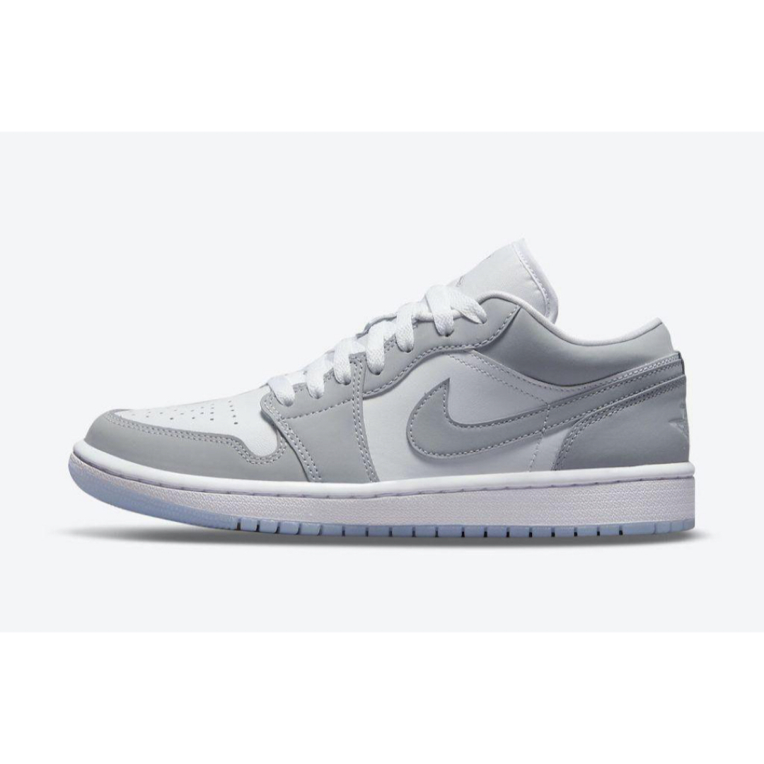 NIKE(ナイキ)の24cm《新品》NIKE WMNS AIR JORDAN 1 LOW グレー レディースの靴/シューズ(スニーカー)の商品写真