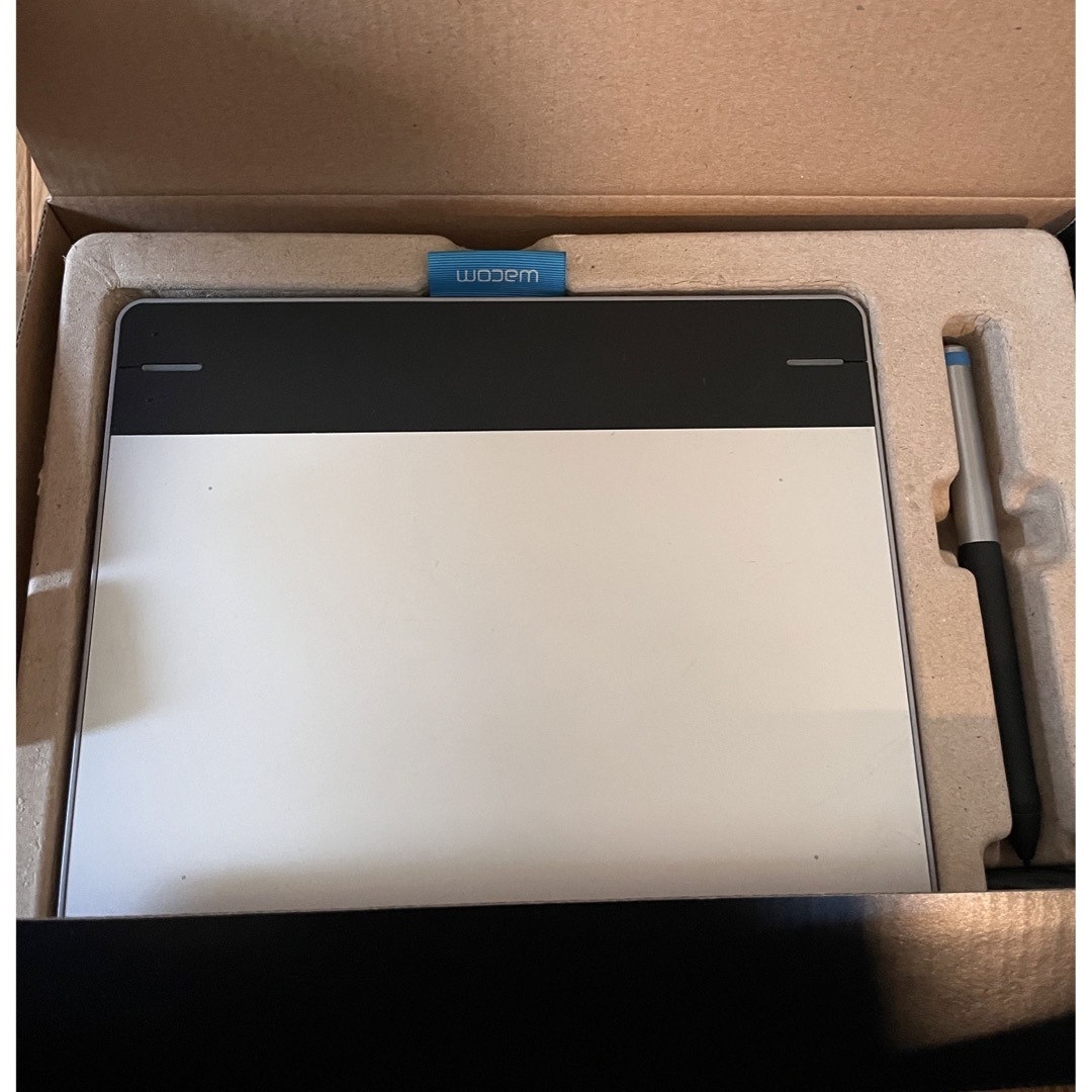 Wacom(ワコム)の【wacom製】ペンタブレットINTUOS スマホ/家電/カメラのPC/タブレット(PC周辺機器)の商品写真