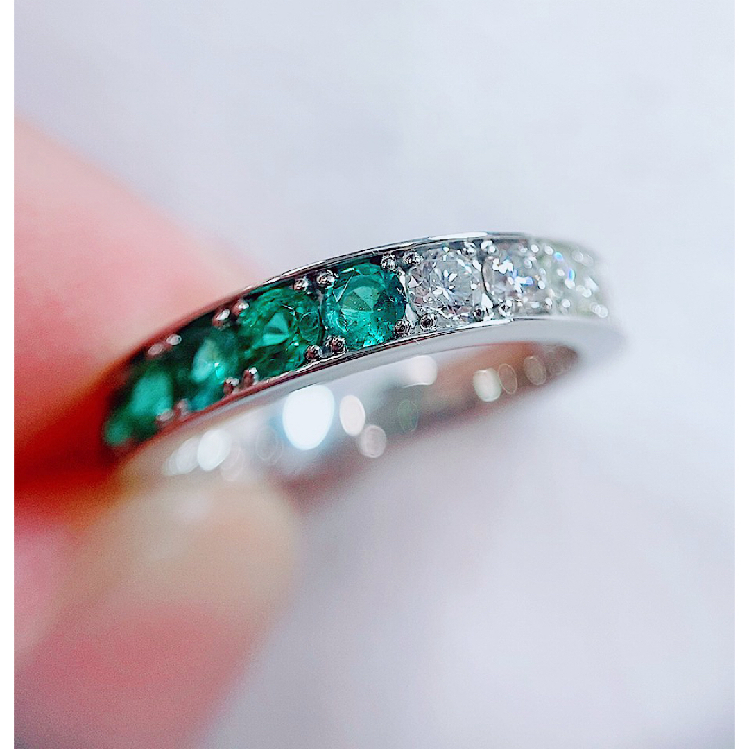 ★0.50ct★✨エメラルド0.50ctダイヤモンドレール留めプラチナリング指輪 レディースのアクセサリー(リング(指輪))の商品写真