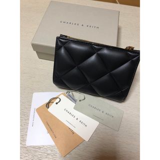 Charles and Keith - チャールズ&キース　二つ折り財布　ほぼ未使用品✨　美品