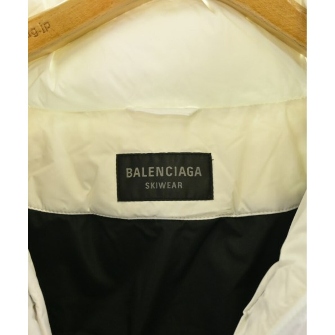 Balenciaga(バレンシアガ)のBALENCIAGA ダウンジャケット/ダウンベスト 40(M位) 白 【古着】【中古】 レディースのジャケット/アウター(ダウンジャケット)の商品写真