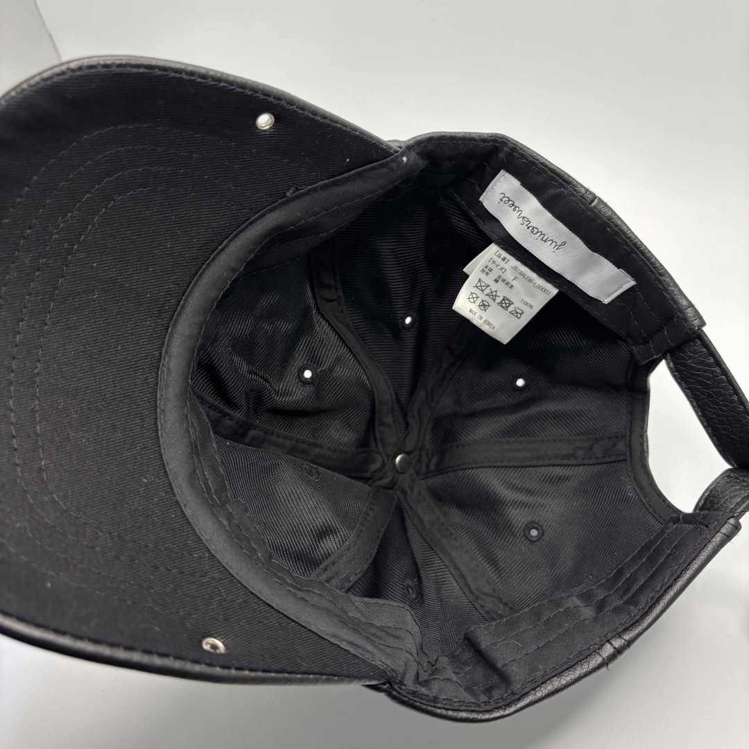 WEGO(ウィゴー)のjuniorsweet ブラック　黒　 レザー キャップ　帽子 ユニセックス メンズの帽子(キャップ)の商品写真
