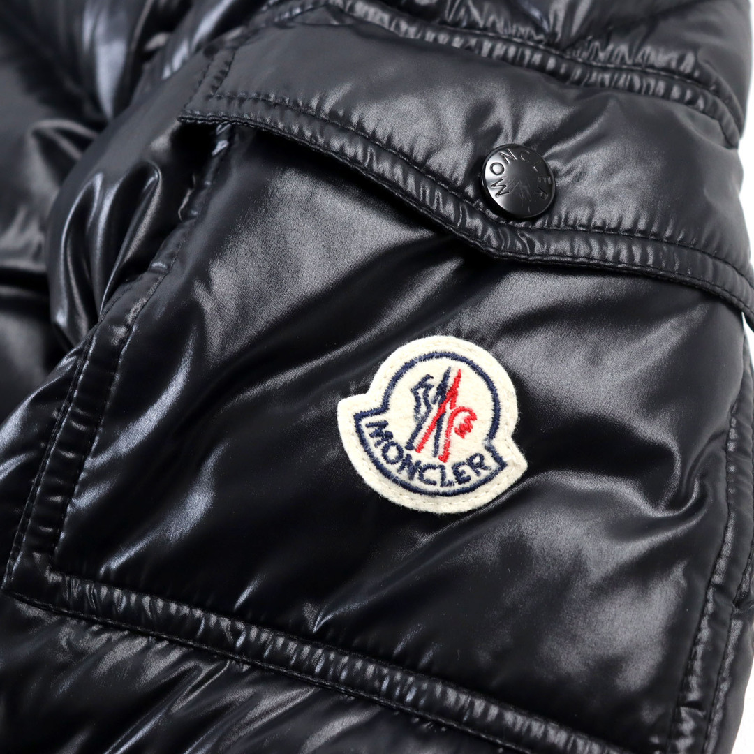 MONCLER(モンクレール)の美品○MONCLER モンクレール 18-19AW D20914036605 68950 MAYA GIUBBOTTO マヤ ロゴワッペン付き ダブルジップ フーデッド ダウンジャケット ブラック 0 ハンガー・ガーメント付き 正規品 メンズ メンズのジャケット/アウター(ダウンジャケット)の商品写真