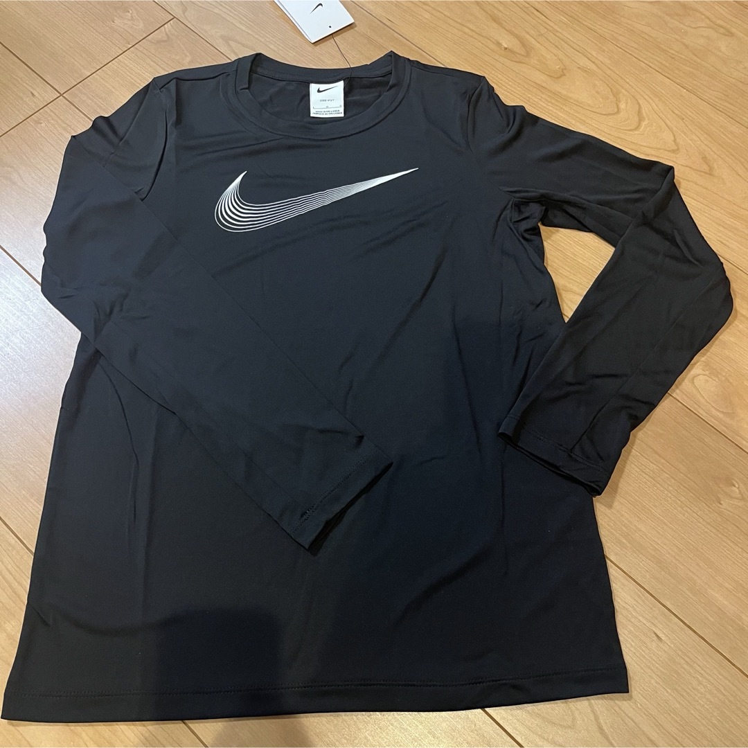 NIKE(ナイキ)のナイキ　トップス　キッズ　160（L） キッズ/ベビー/マタニティのキッズ服男の子用(90cm~)(Tシャツ/カットソー)の商品写真