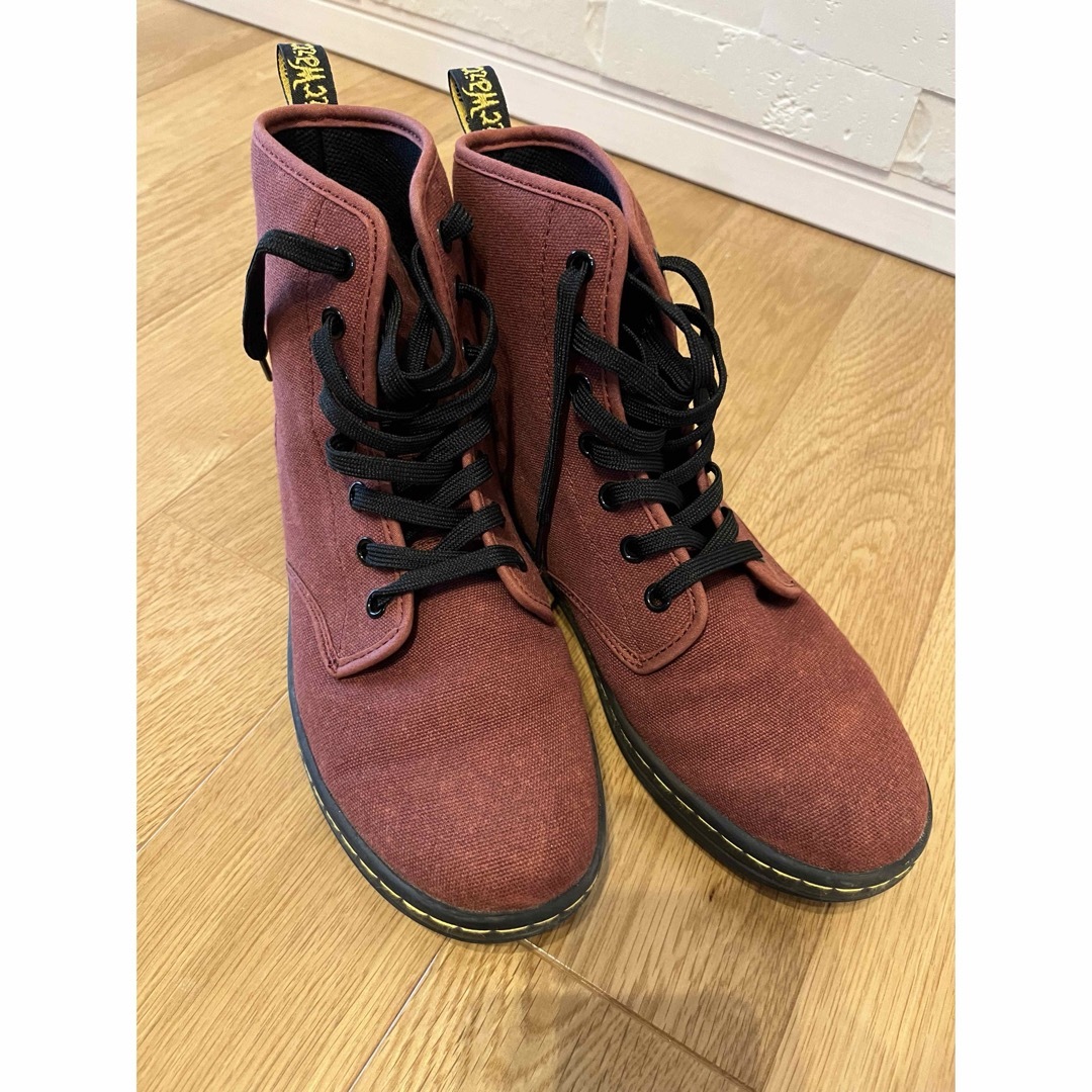 Dr.Martens(ドクターマーチン)のDr.Marten  スニーカー　25.5 レディースの靴/シューズ(ブーツ)の商品写真