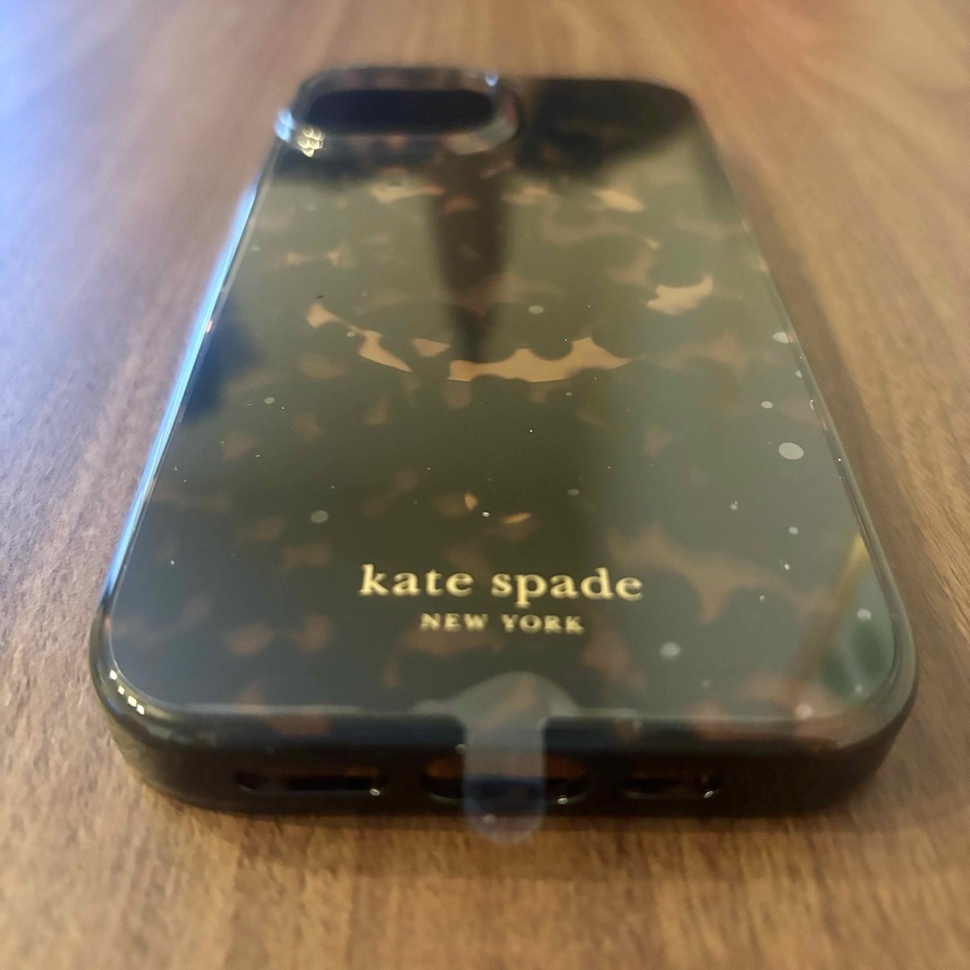 kate spade new york(ケイトスペードニューヨーク)の【kate spade】 iPhone15ケース タートイズ べっこう スマホ/家電/カメラのスマホアクセサリー(iPhoneケース)の商品写真