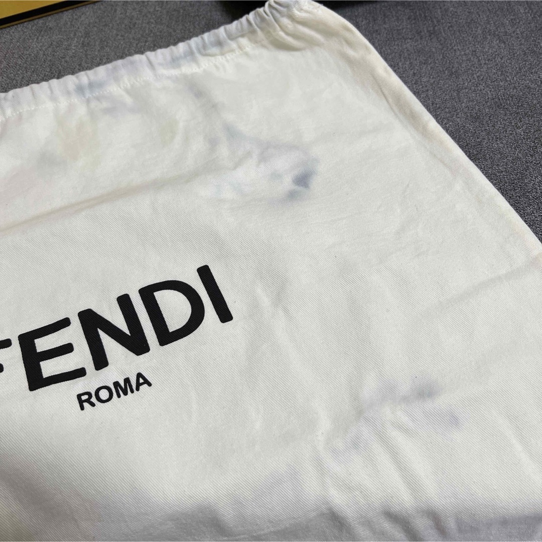 FENDI(フェンディ)のokai様専用　FENDI ピーカブー　ブラック　レギュラーサイズ　セレリア レディースのバッグ(ハンドバッグ)の商品写真