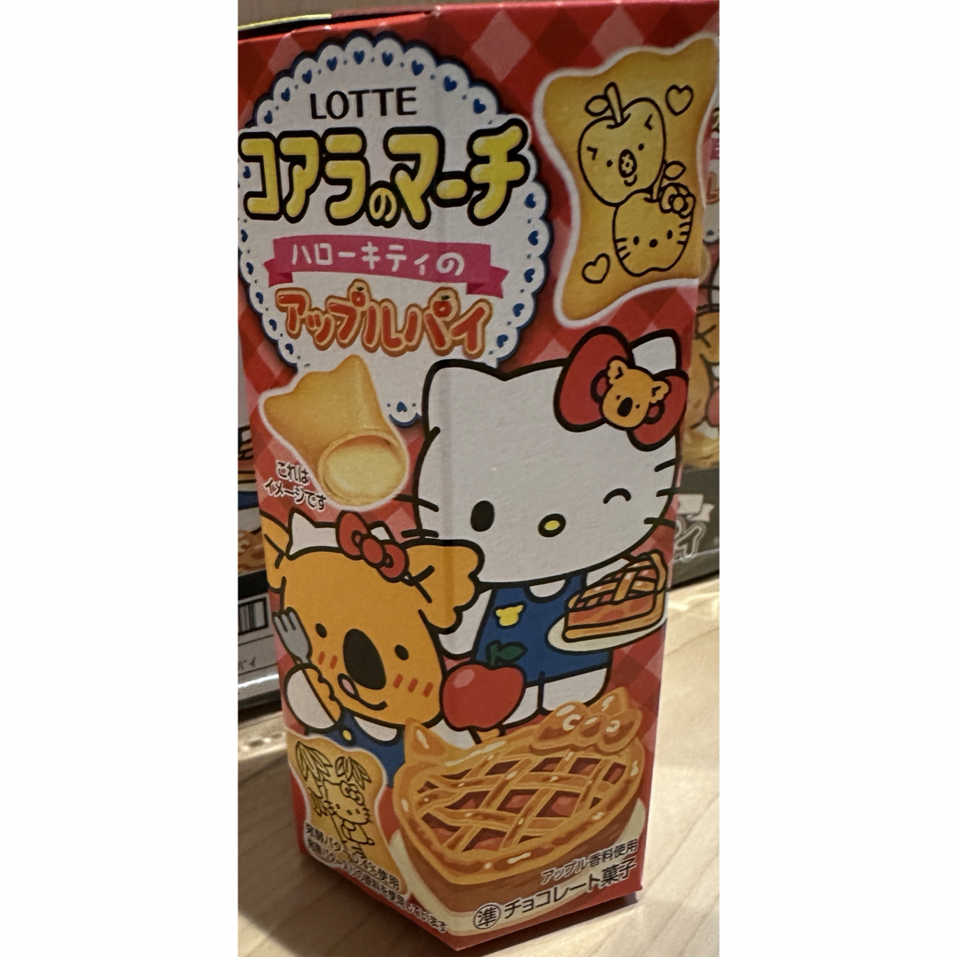 サンリオ(サンリオ)のサンリオ　ハローキティ　50周年　コアラのマーチ　40周年　10個　コラボ　限定 食品/飲料/酒の食品(菓子/デザート)の商品写真