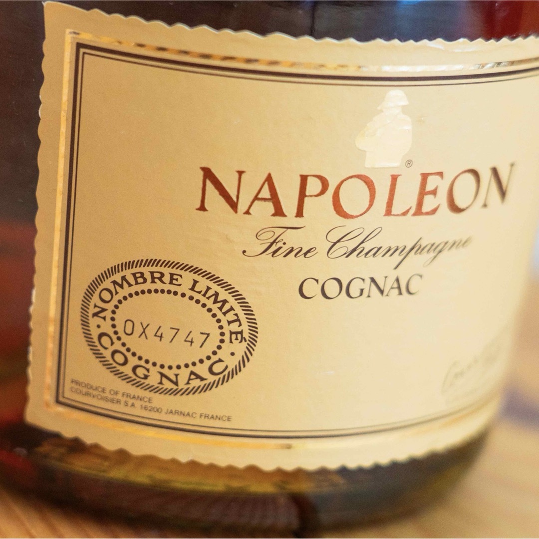 クルボアジェ(クルボアジェ)の【未開栓】ナポレオン コニャック NAPOLEON ブランデー 洋酒 古酒 食品/飲料/酒の酒(ブランデー)の商品写真