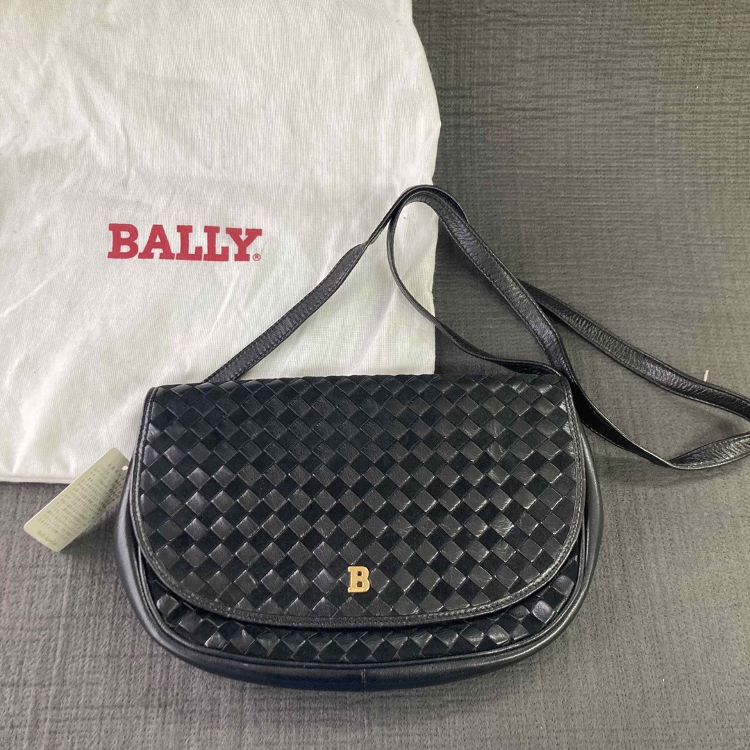 Bally(バリー)のBARRY バッグ　ショルダー　バリー　編み　キルティング　レザー　クラシック レディースのバッグ(ショルダーバッグ)の商品写真