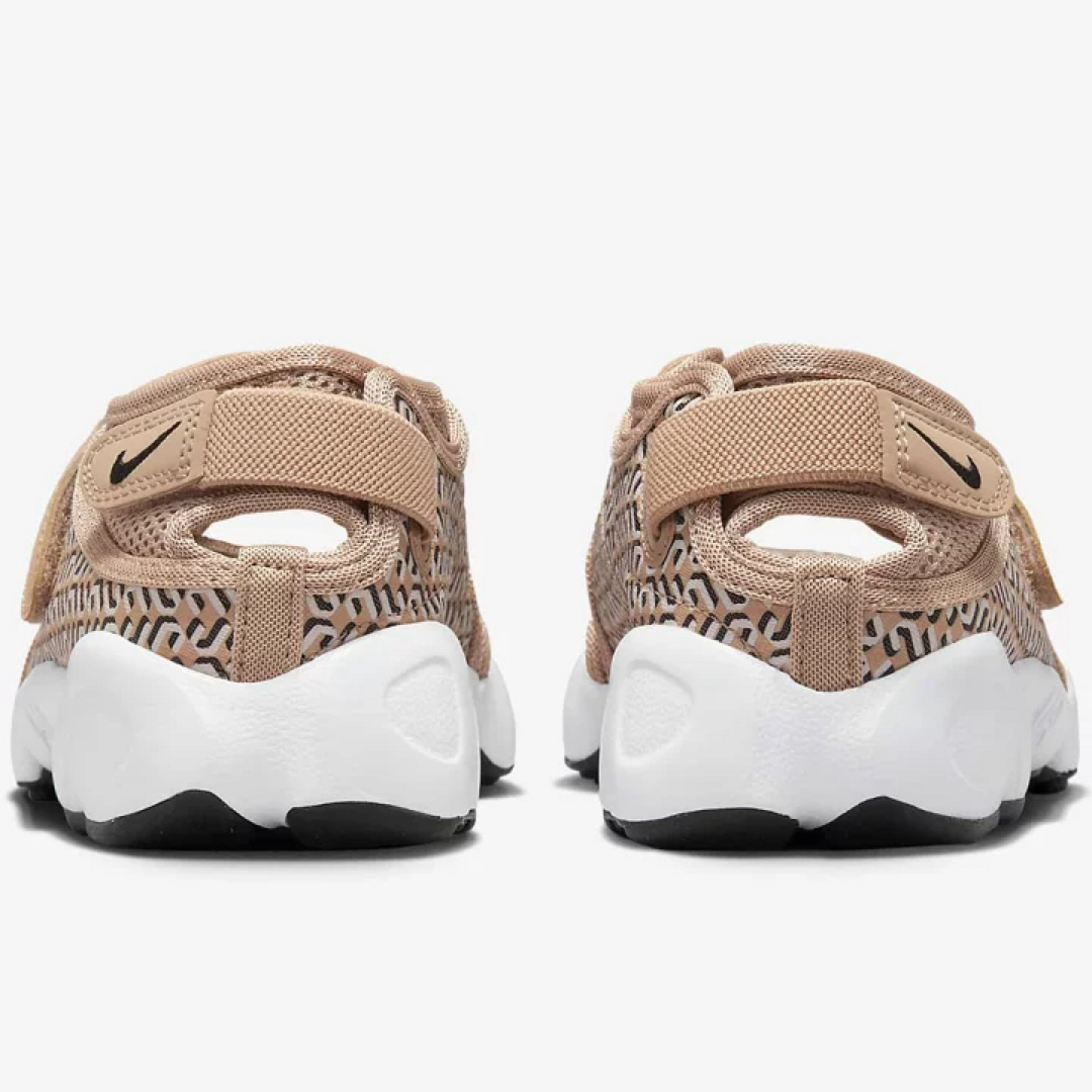 NIKE(ナイキ)のNIKE  WMNS AIR RIFT   新品　23cm  匿名配送 レディースの靴/シューズ(スニーカー)の商品写真