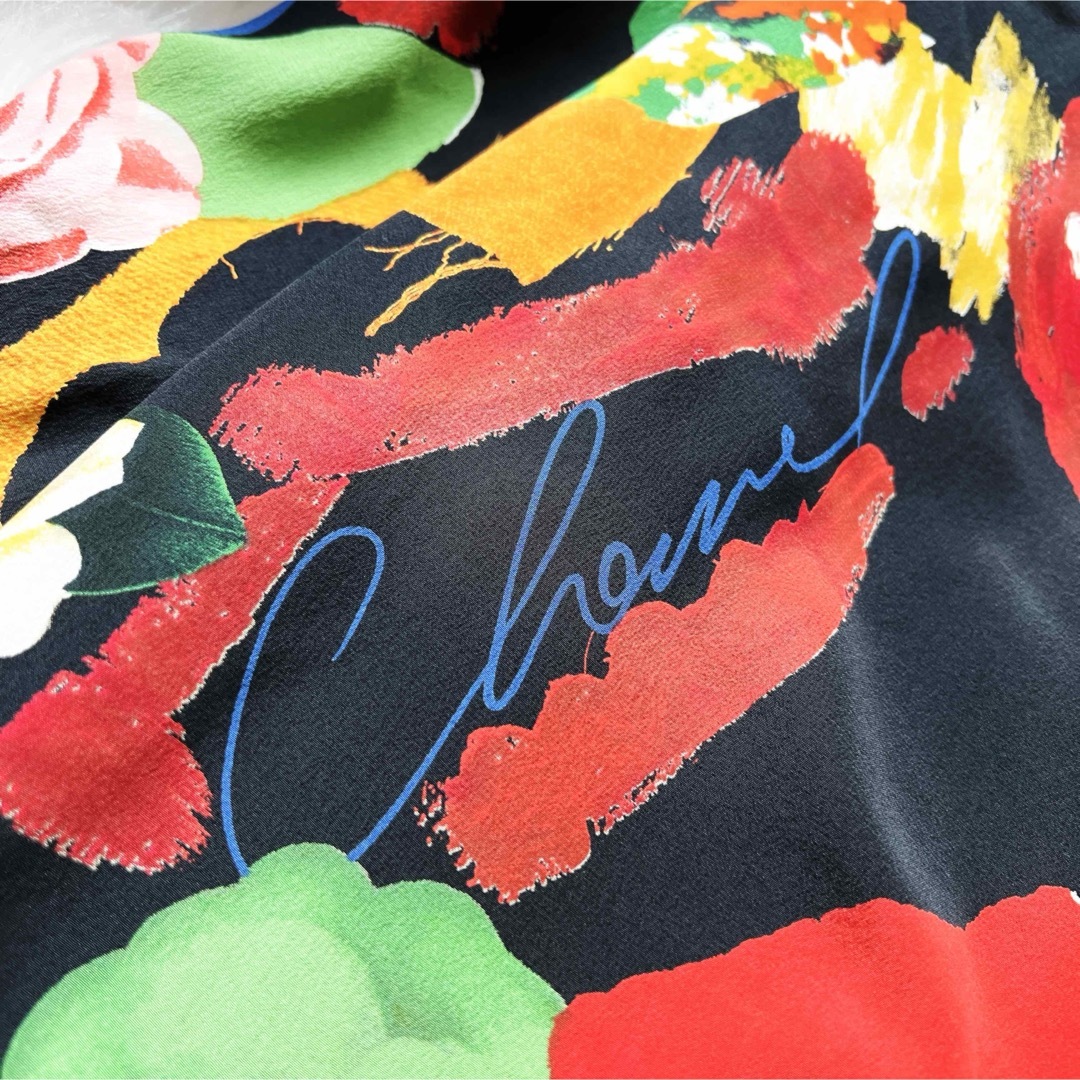 CHANEL(シャネル)の極美品　CHANELシャネル　花柄　ビッグロゴ　ヴィンテージ　トップス　シャツ レディースのトップス(シャツ/ブラウス(長袖/七分))の商品写真