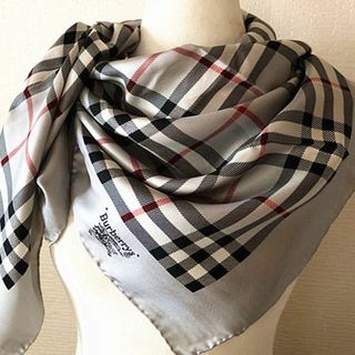 BURBERRY - 美品　人気　Burberrysバーバリーズ ★ノバチェック柄 大判シルクスカーフ