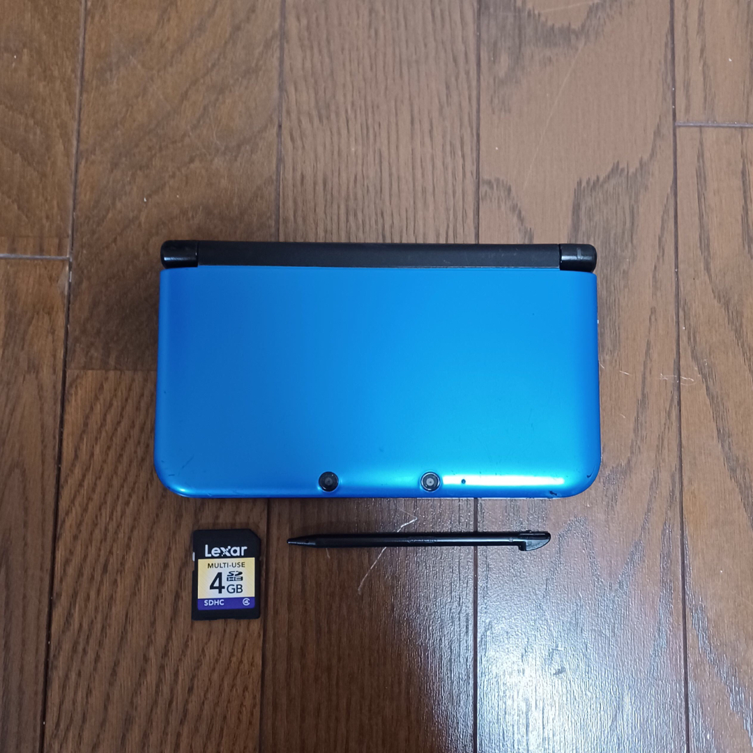 ニンテンドー3DS(ニンテンドー3DS)のニンテンドー3DS LL ブルー×ブラック 中古 エンタメ/ホビーのゲームソフト/ゲーム機本体(携帯用ゲーム機本体)の商品写真