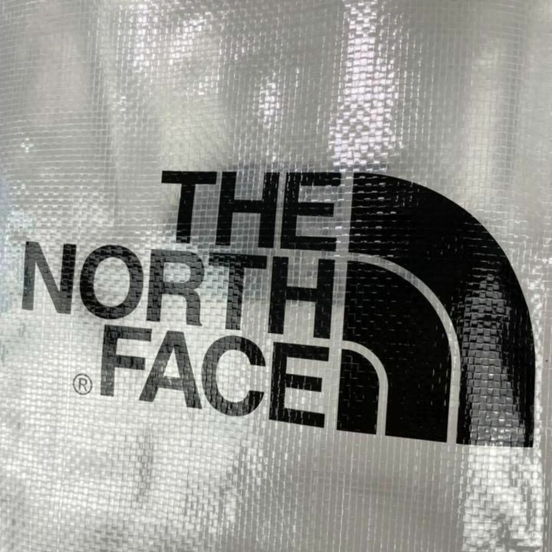 THE NORTH FACE(ザノースフェイス)の新品海外限定 ノースフェイス 2way ビニールバッグ プールバック エコバッグ メンズのバッグ(トートバッグ)の商品写真