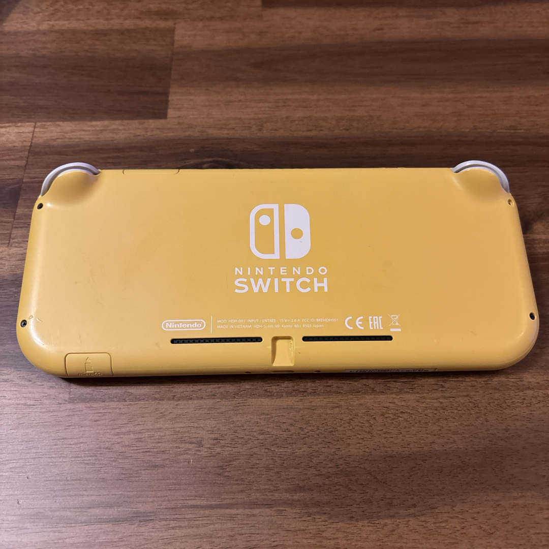 Nintendo Switch(ニンテンドースイッチ)のNintendo Switch Lite イエロー エンタメ/ホビーのゲームソフト/ゲーム機本体(家庭用ゲーム機本体)の商品写真