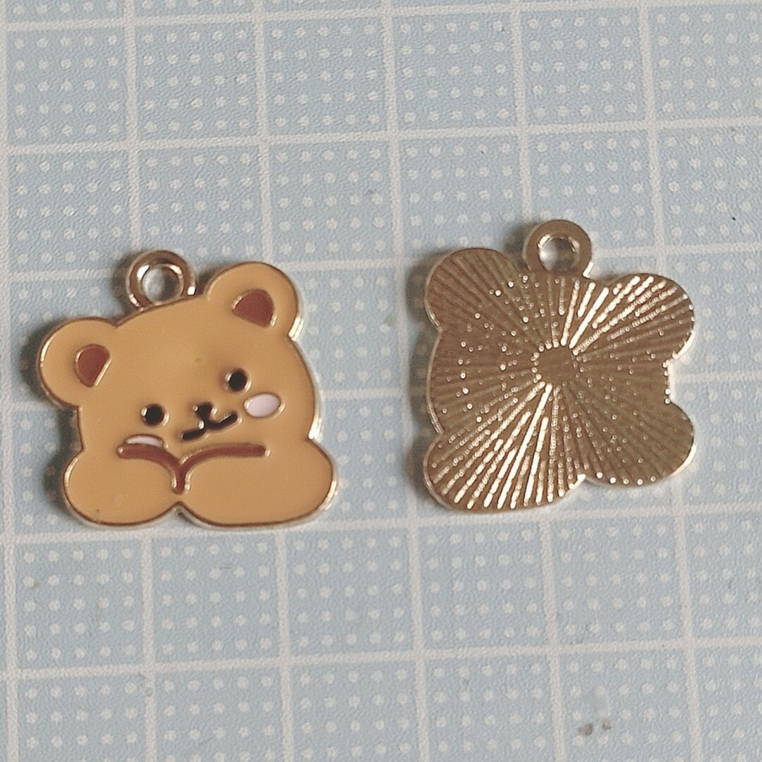 くまさん🐻チャーム セット売り ハンドメイドの素材/材料(各種パーツ)の商品写真