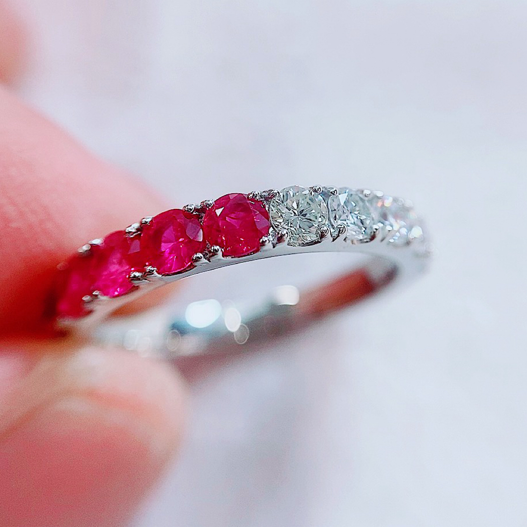 ★0.65ct★✨ルビー0.50ctダイヤモンドハートエタニティリング指輪 レディースのアクセサリー(リング(指輪))の商品写真