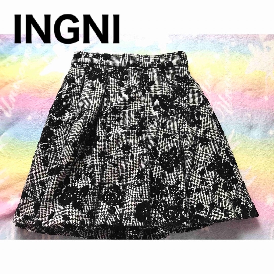 INGNI(イング)のINGNI花柄スカート レディースのスカート(ミニスカート)の商品写真