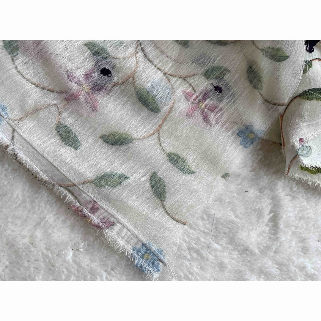 オーガンジー　レース　花柄　蝶々　生地　ドイツ製 ハンドメイドの素材/材料(生地/糸)の商品写真