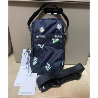 LeSportsac - ＊未使用＊レスポートサック スマホ ショルダーバッグ＊チェスティ 花柄