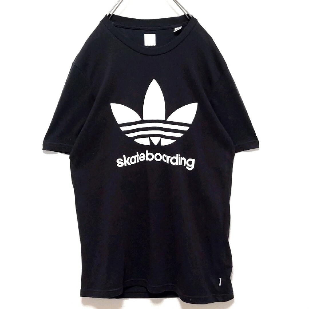 adidas(アディダス)の定番モデル アディダス フロント トレフォイル ロゴ ブラック 半袖 Tシャツ メンズのトップス(Tシャツ/カットソー(半袖/袖なし))の商品写真