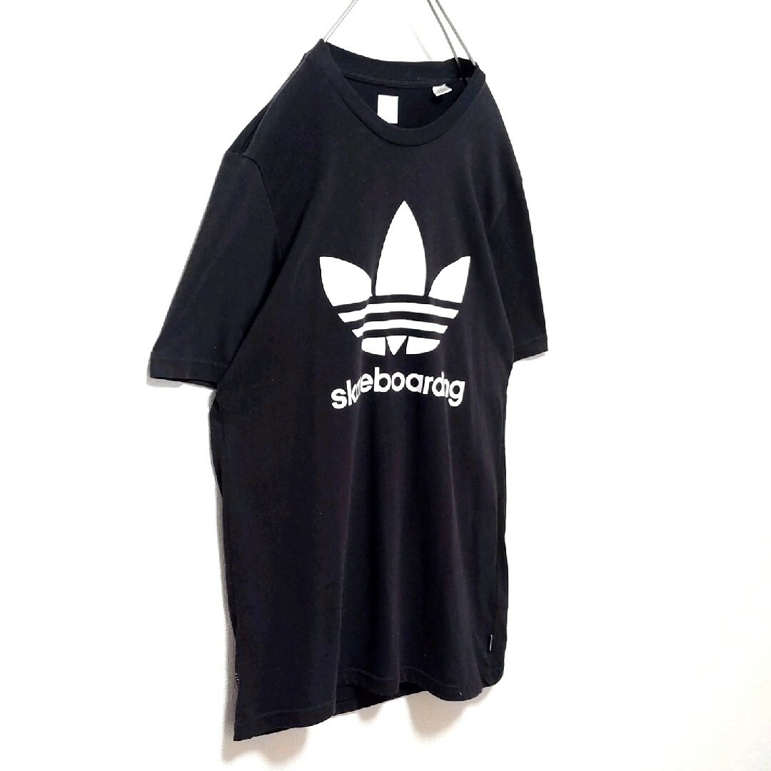 adidas(アディダス)の定番モデル アディダス フロント トレフォイル ロゴ ブラック 半袖 Tシャツ メンズのトップス(Tシャツ/カットソー(半袖/袖なし))の商品写真