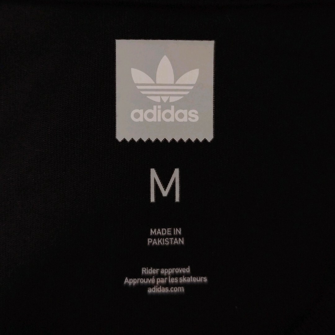 adidas(アディダス)の定番モデル アディダス フロント トレフォイル ロゴ ブラック 半袖 Tシャツ メンズのトップス(Tシャツ/カットソー(半袖/袖なし))の商品写真