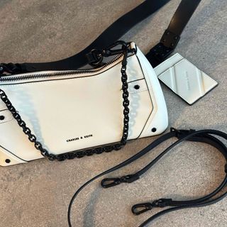 チャールズアンドキース(Charles and Keith) チェーンバッグ