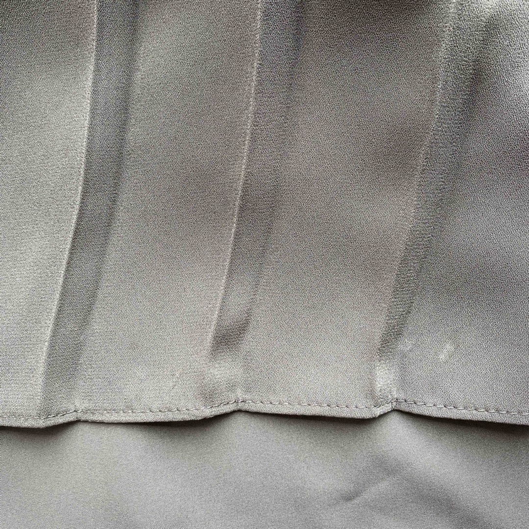 UNIQLO(ユニクロ)のプリーツスカート　カーキ　ユニクロ　UNIQLO M ロング レディースのスカート(ロングスカート)の商品写真