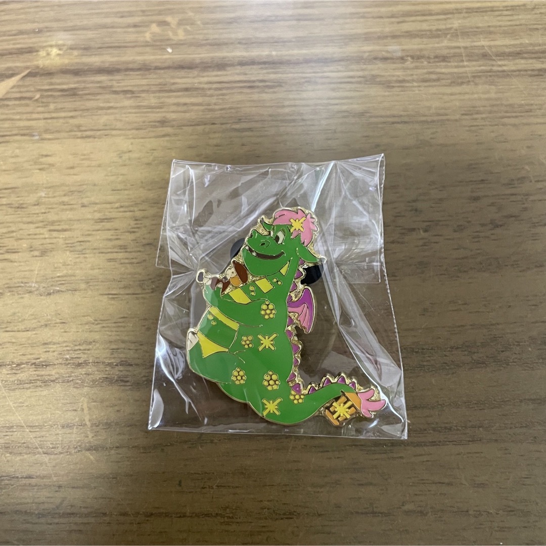 ピンコレクション ピート ドラゴン ディズニー エレクトリカルパレード エンタメ/ホビーのアニメグッズ(バッジ/ピンバッジ)の商品写真