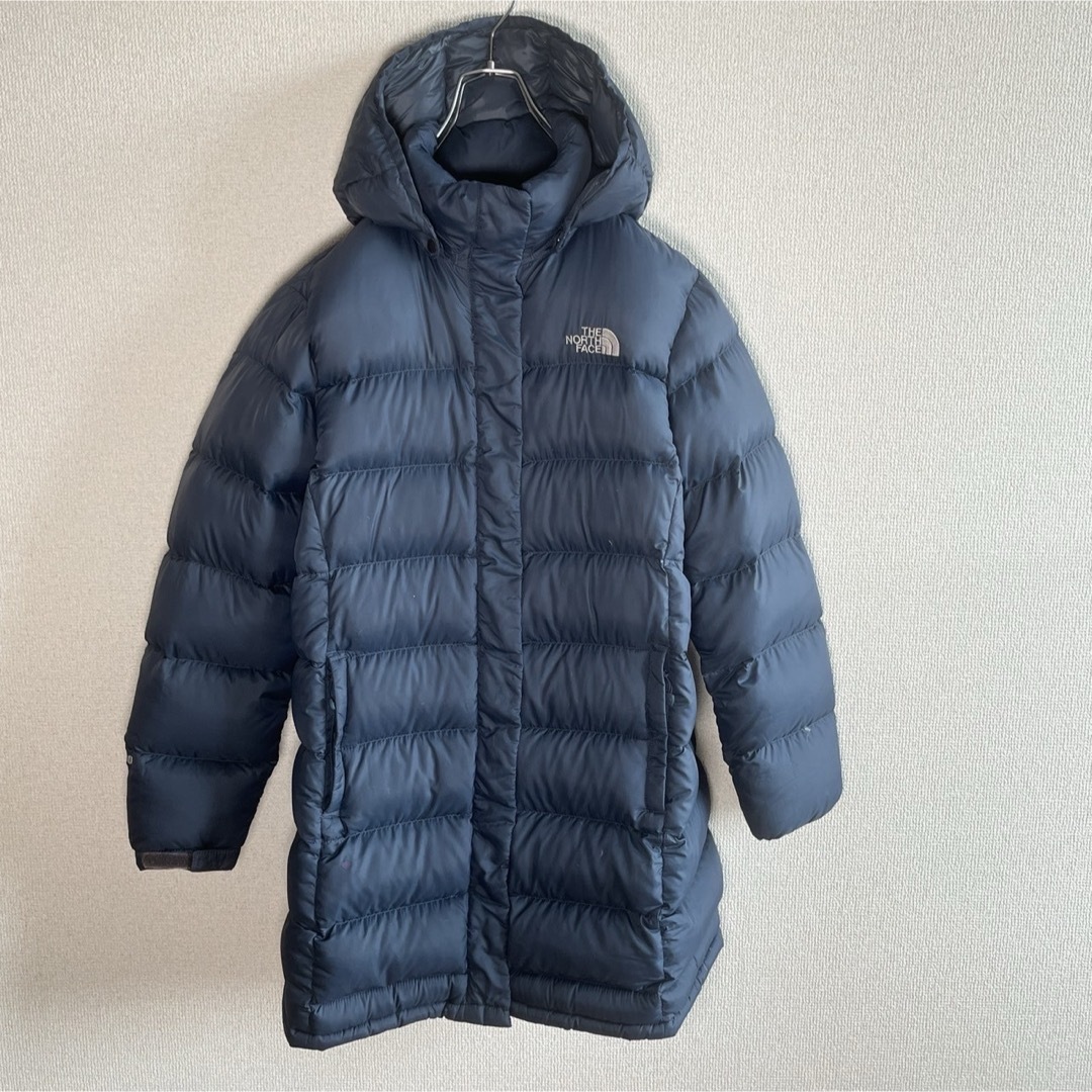 THE NORTH FACE(ザノースフェイス)の【訳あり】ノースフェイス　ダウンコート　くすみネイビー　レディースXL レディースのジャケット/アウター(ダウンコート)の商品写真