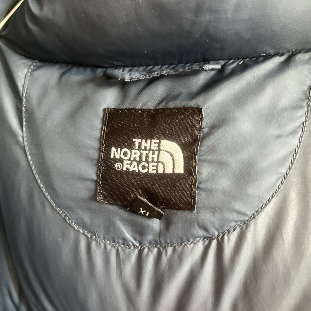 THE NORTH FACE(ザノースフェイス)の【訳あり】ノースフェイス　ダウンコート　くすみネイビー　レディースXL レディースのジャケット/アウター(ダウンコート)の商品写真