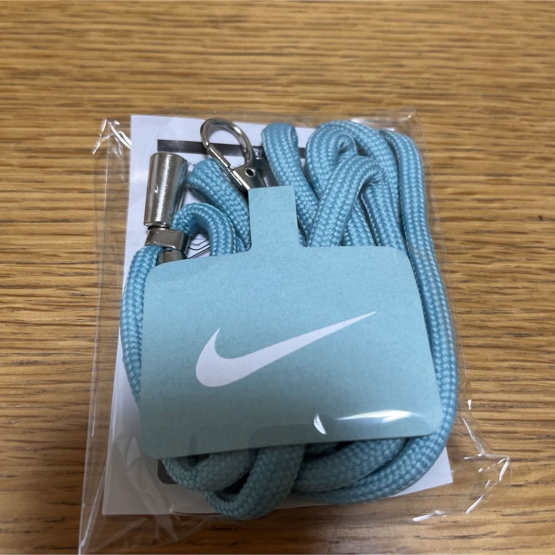 NIKE(ナイキ)のNIKE ナイキ　ノベルティ　スマホストラップ　未開封品　非売品  B  スマホ/家電/カメラのスマホアクセサリー(ネックストラップ)の商品写真