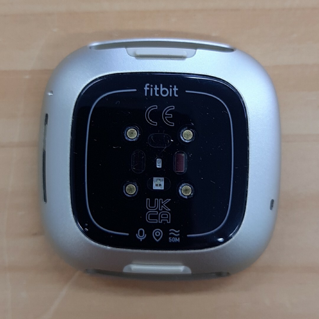 fitfit(フィットフィット)のfitbit versa 3 レディースのアクセサリー(その他)の商品写真