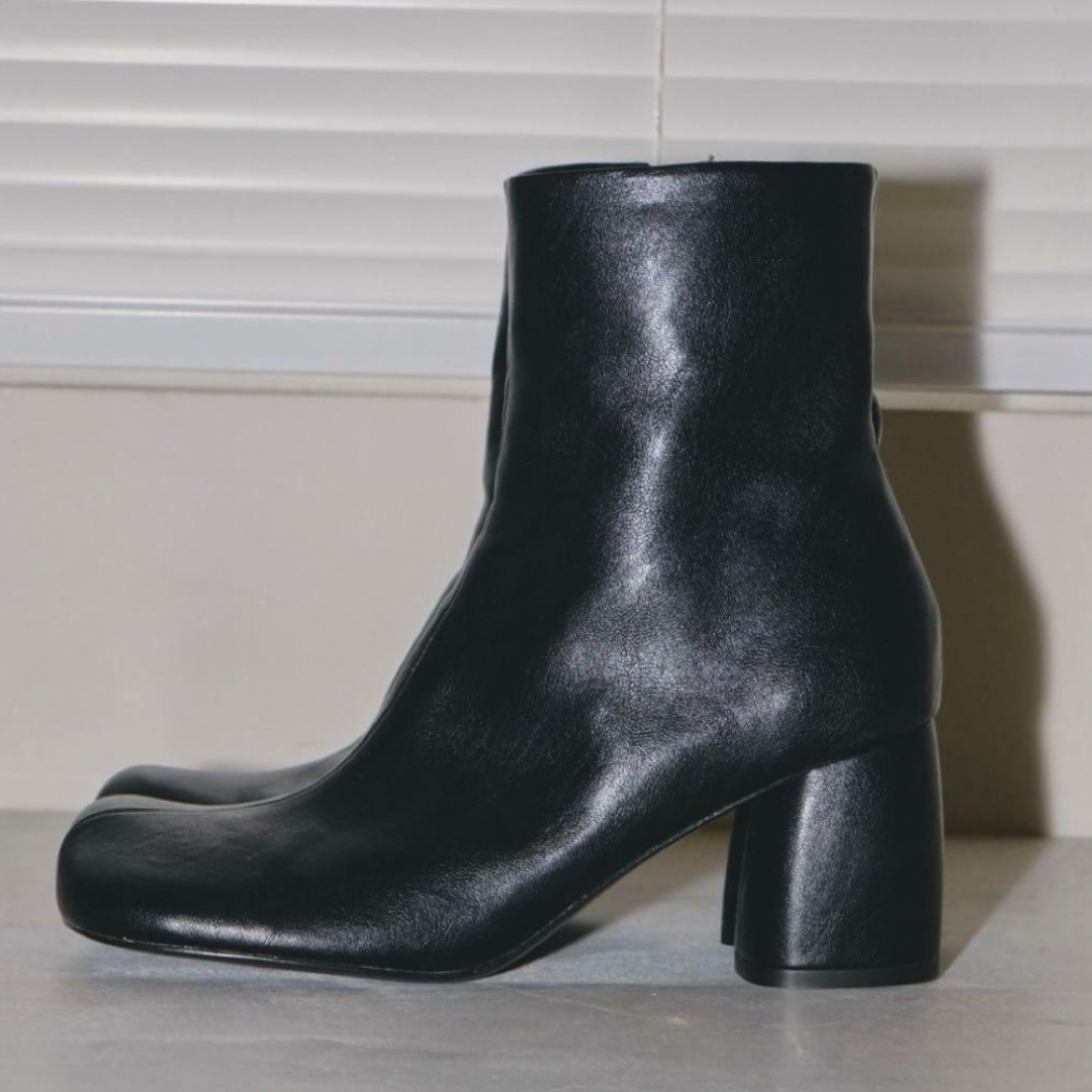 TODAYFUL(トゥデイフル)のトゥデイフル Square Short Boots 37 ブラック　完売品 レディースの靴/シューズ(ブーツ)の商品写真