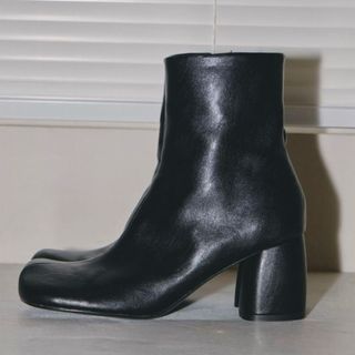 トゥデイフル(TODAYFUL)のトゥデイフル Square Short Boots 37 ブラック　完売品(ブーツ)